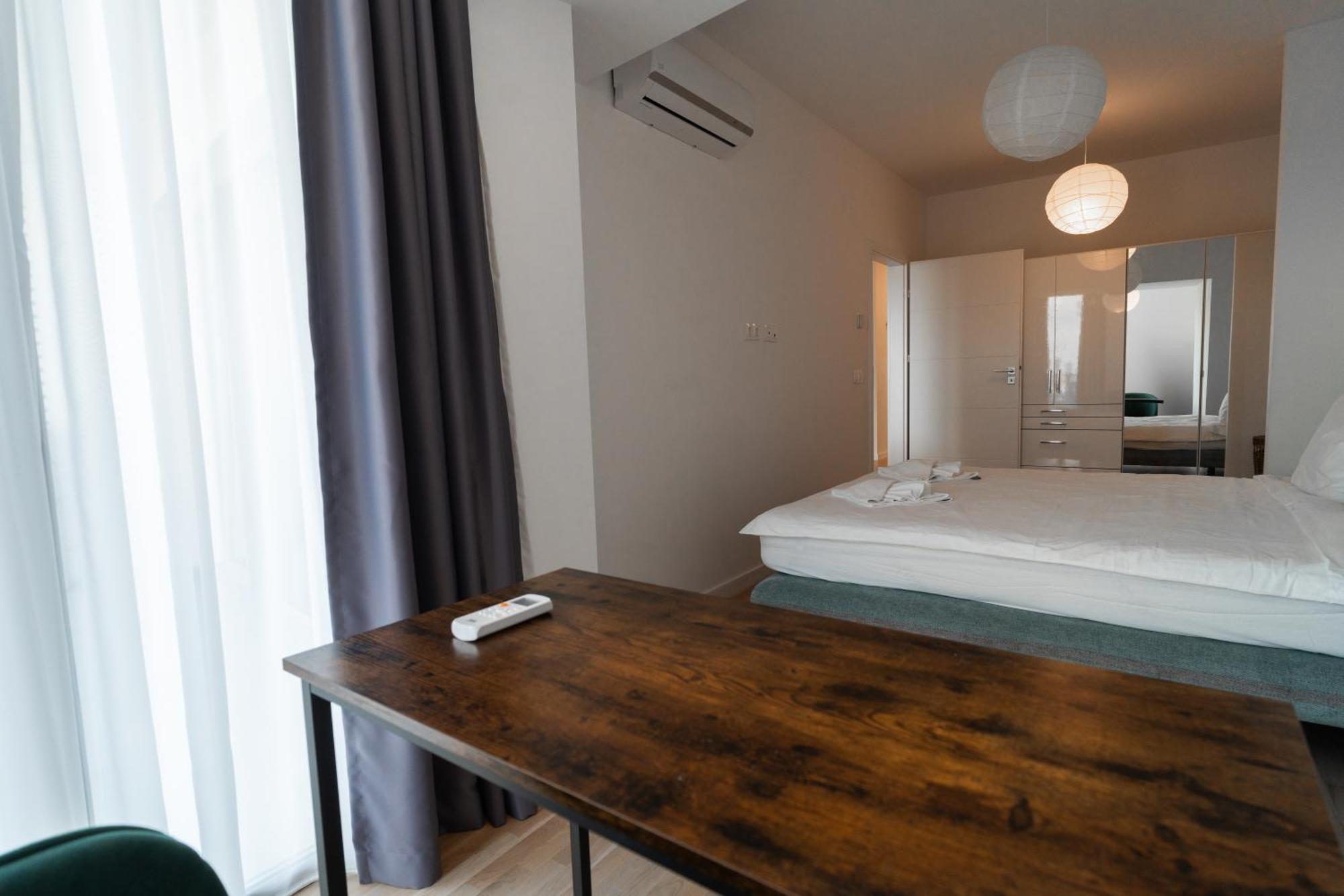 Lagoon Park Apartments With Beach View Букурещ Екстериор снимка